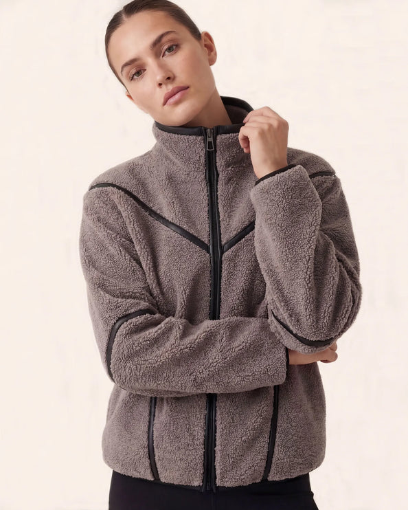 THE MILA TEDDY JACKET IN GREY