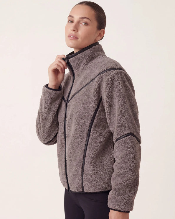 THE MILA TEDDY JACKET IN GREY