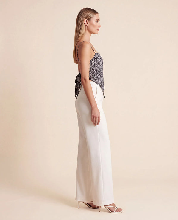 THE SAVANNAH TIE-BACK CAMI TOP IN BLACK DITSY FLORAL