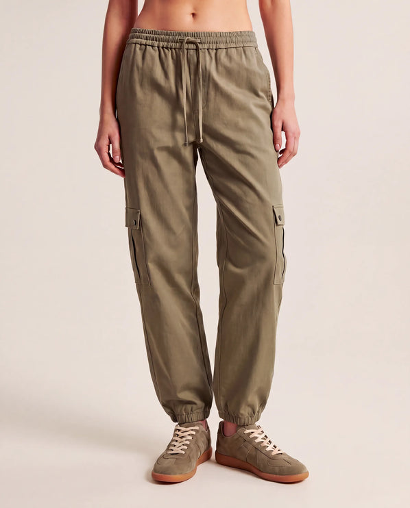 THE HARPER CARGO JOGGERS IN KHAKI